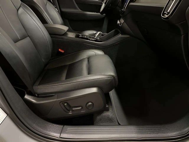 2025 Volvo XC40 B5 Plus Bright Theme Dallas TX