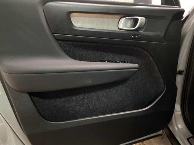 2025 Volvo XC40 B5 Plus Bright Theme Dallas TX