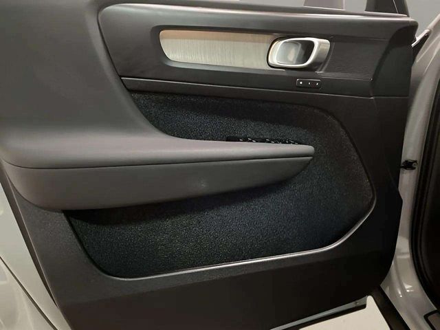 2025 Volvo XC40 B5 Plus Bright Theme Dallas TX