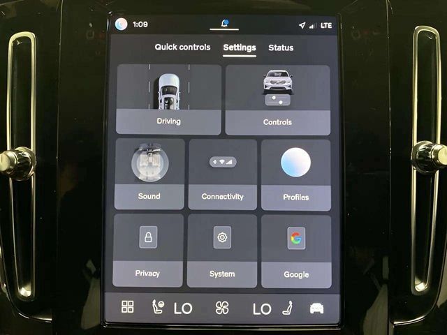 2025 Volvo XC40 B5 Plus Bright Theme Dallas TX