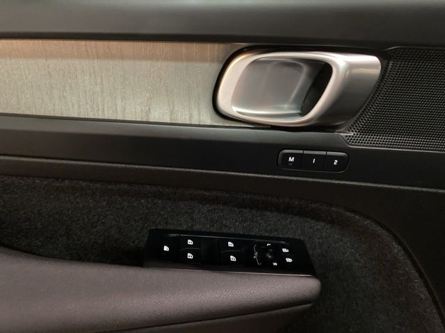 2025 Volvo XC40 B5 Plus Bright Theme Dallas TX