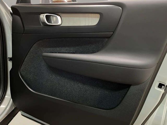 2025 Volvo XC40 B5 Plus Bright Theme Dallas TX
