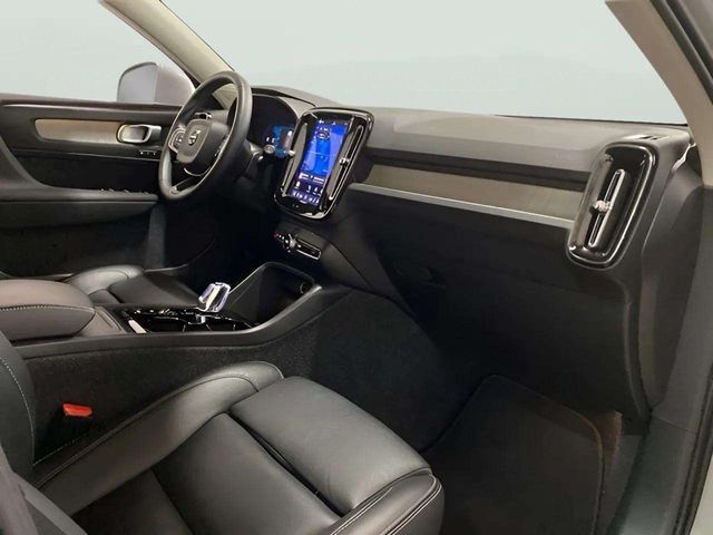 2025 Volvo XC40 B5 Plus Bright Theme Dallas TX