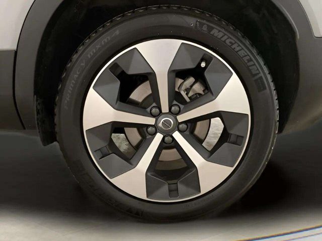 2025 Volvo XC40 B5 Plus Bright Theme Dallas TX