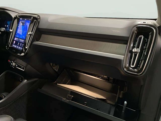 2025 Volvo XC40 B5 Plus Bright Theme Dallas TX