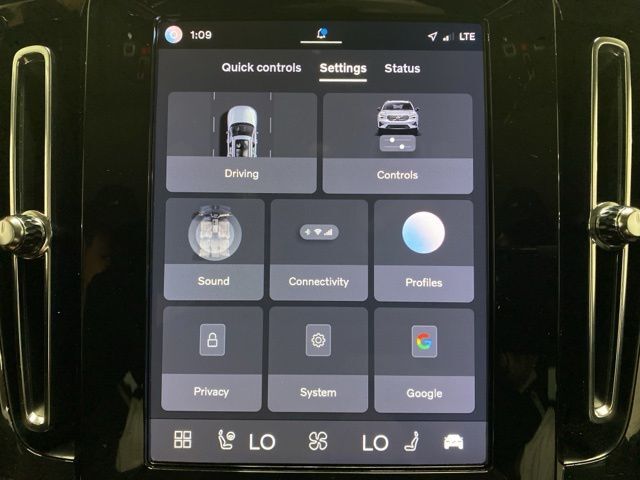 2025 Volvo XC40 B5 Plus Bright Theme Dallas TX