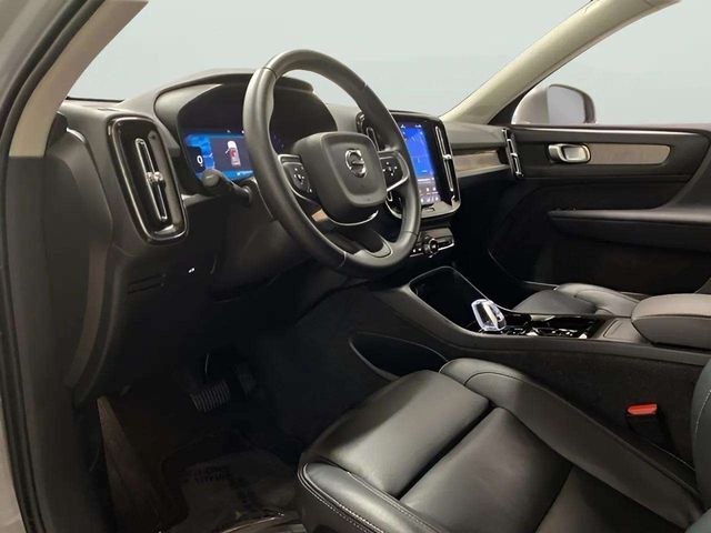 2025 Volvo XC40 B5 Plus Bright Theme Dallas TX