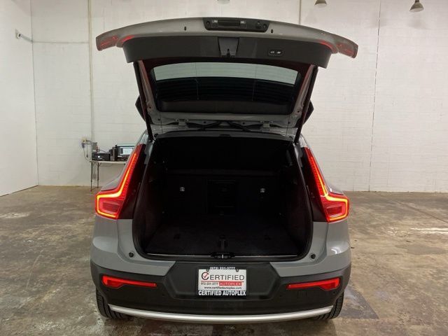 2025 Volvo XC40 B5 Plus Bright Theme Dallas TX