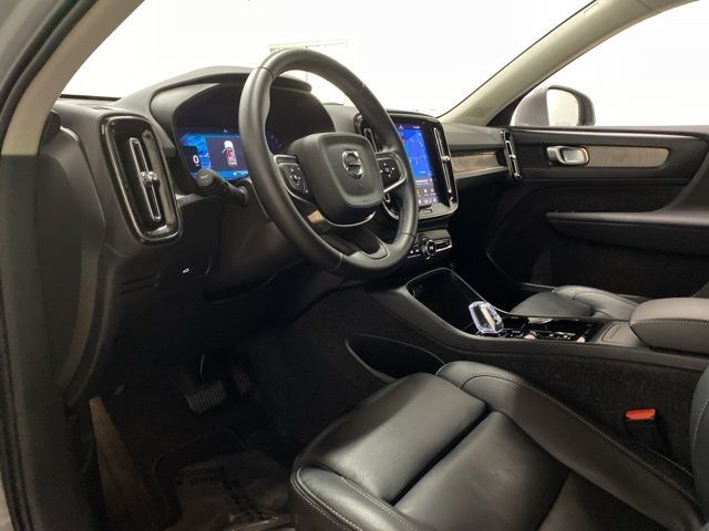 2025 Volvo XC40 B5 Plus Bright Theme Dallas TX