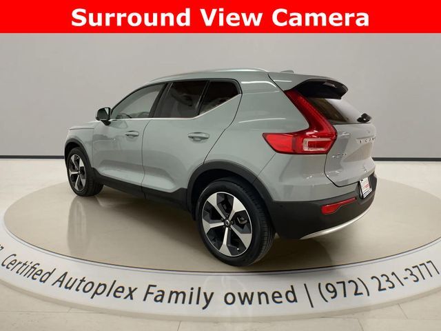 2025 Volvo XC40 B5 Plus Bright Theme