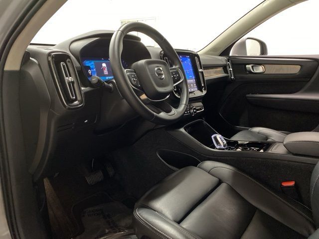 2025 Volvo XC40 B5 Plus Bright Theme Dallas TX