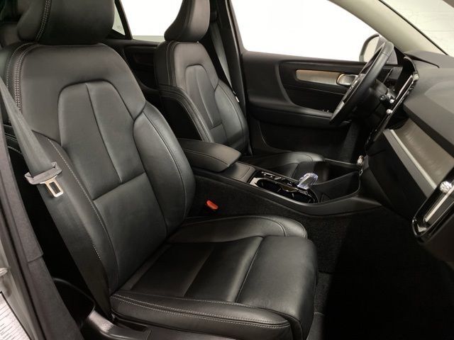 2025 Volvo XC40 B5 Plus Bright Theme Dallas TX