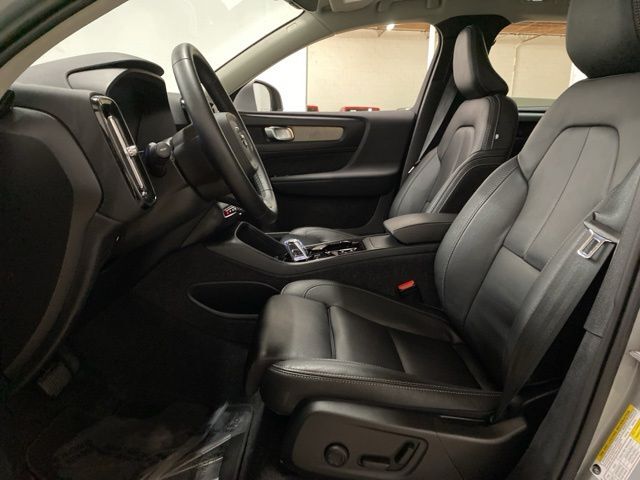 2025 Volvo XC40 B5 Plus Bright Theme Dallas TX