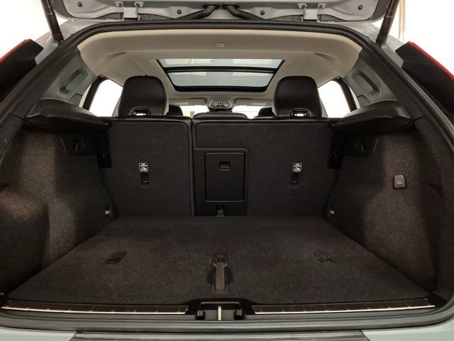 2025 Volvo XC40 B5 Plus Bright Theme Dallas TX