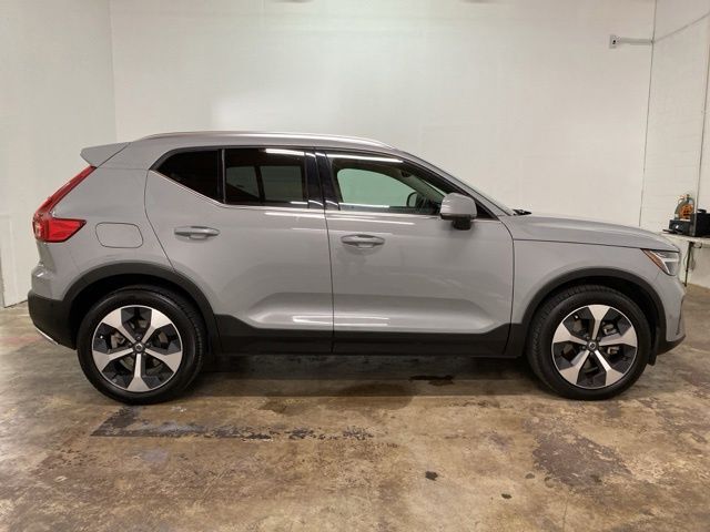 2025 Volvo XC40 B5 Plus Bright Theme Dallas TX