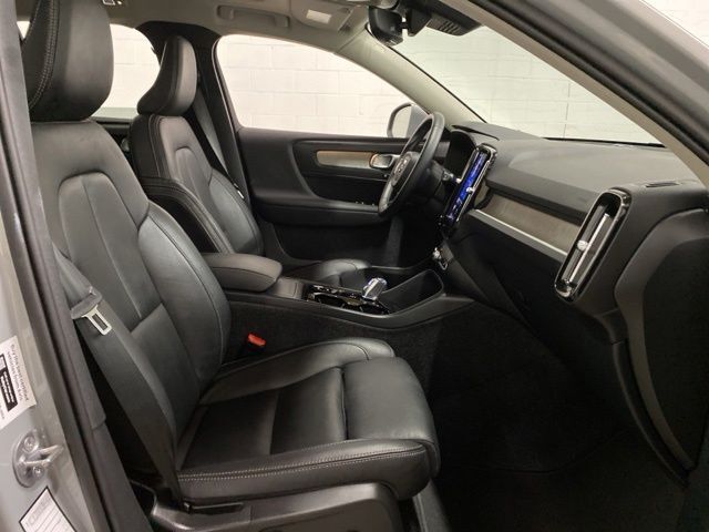 2025 Volvo XC40 B5 Plus Bright Theme Dallas TX