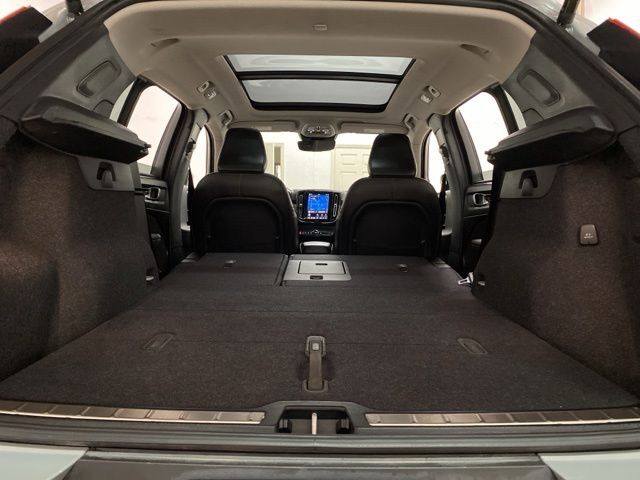 2025 Volvo XC40 B5 Plus Bright Theme Dallas TX