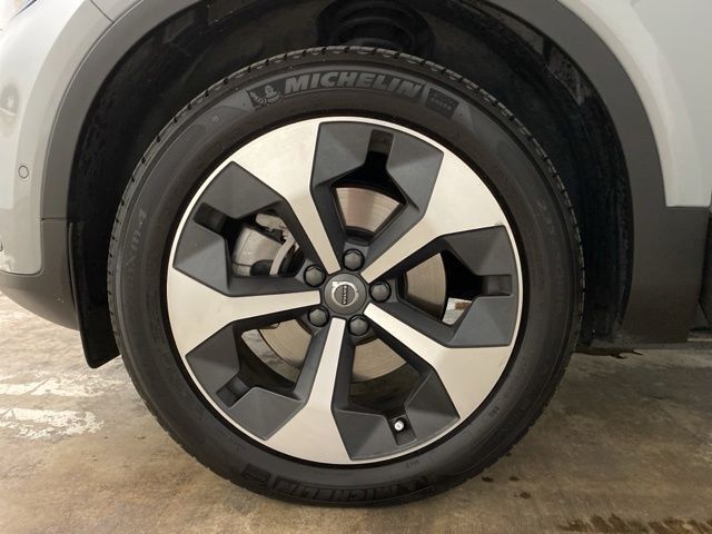 2025 Volvo XC40 B5 Plus Bright Theme Dallas TX