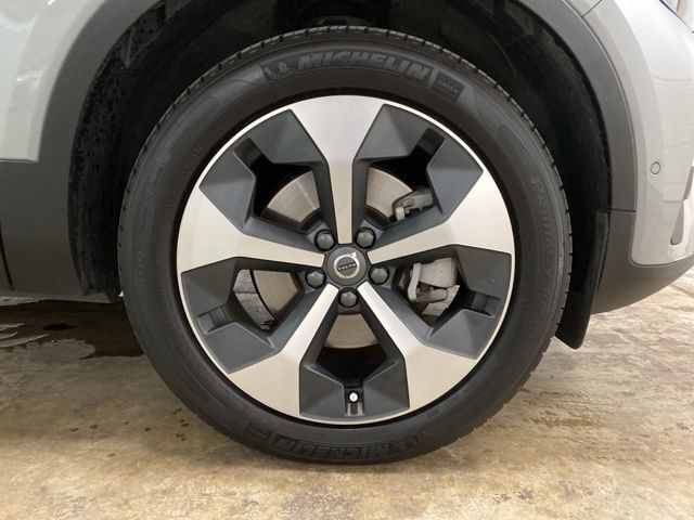 2025 Volvo XC40 B5 Plus Bright Theme Dallas TX
