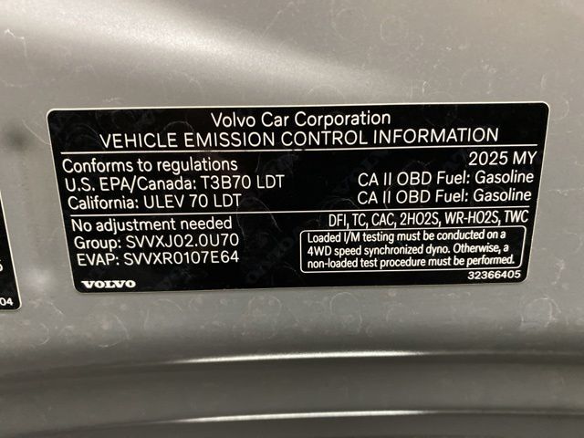 2025 Volvo XC40 B5 Plus Bright Theme Dallas TX