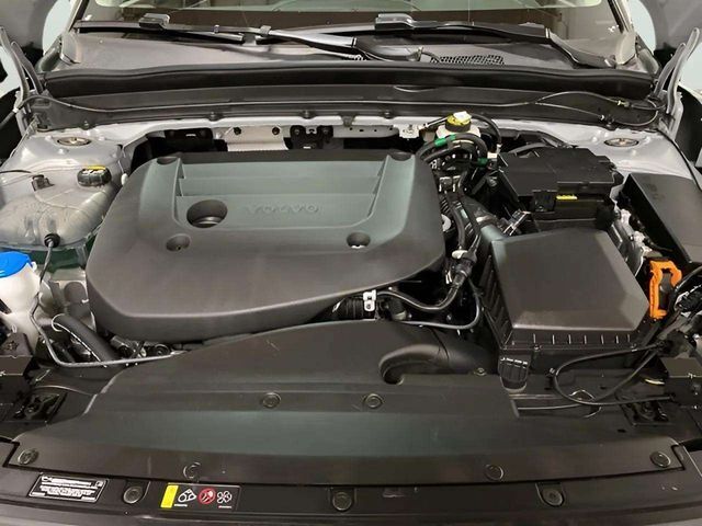 2025 Volvo XC40 B5 Plus Bright Theme Dallas TX