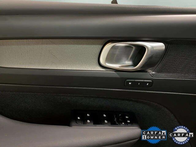 2025 Volvo XC40 B5 Plus Bright Theme Dallas TX