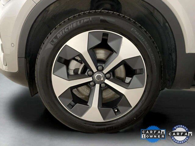 2025 Volvo XC40 B5 Plus Bright Theme Dallas TX