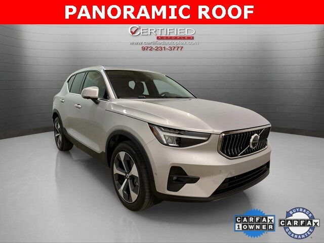 2025 Volvo XC40 B5 Plus Bright Theme