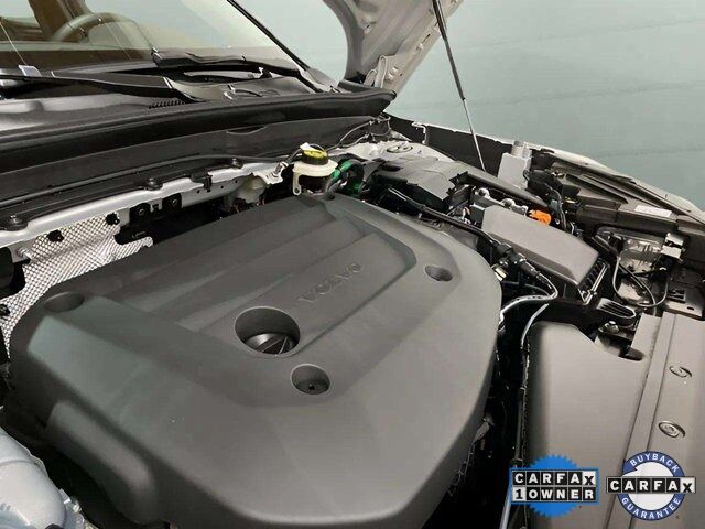 2025 Volvo XC40 B5 Plus Bright Theme Dallas TX