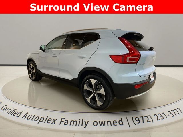 2025 Volvo XC40 B5 Plus Bright Theme