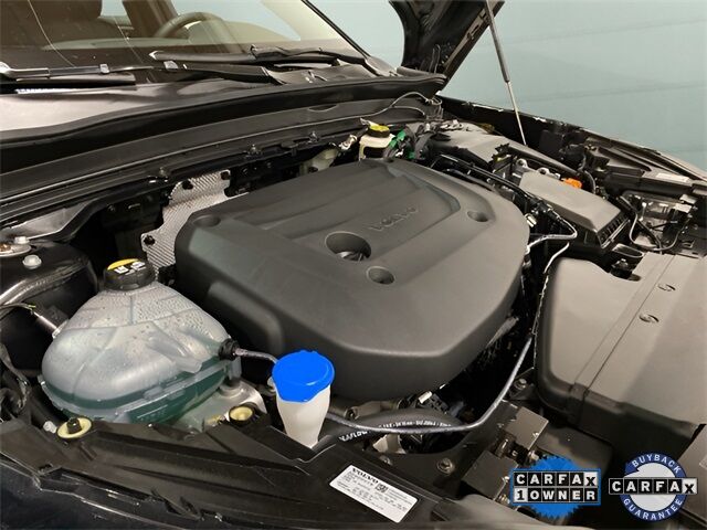 2025 Volvo XC40 B5 Plus Bright Theme Dallas TX