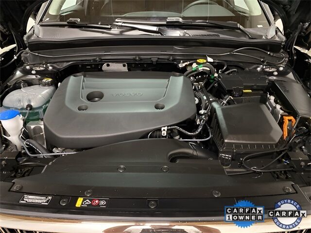 2025 Volvo XC40 B5 Plus Bright Theme Dallas TX