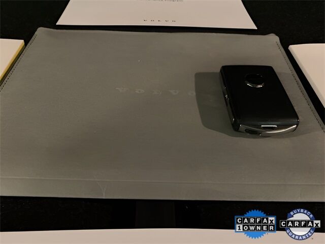 2025 Volvo XC40 B5 Plus Bright Theme Dallas TX