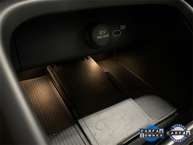 2025 Volvo XC40 B5 Plus Bright Theme Dallas TX