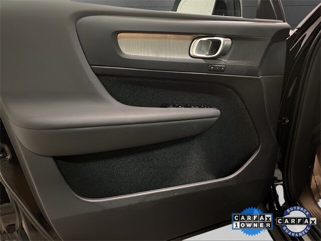 2025 Volvo XC40 B5 Plus Bright Theme Dallas TX