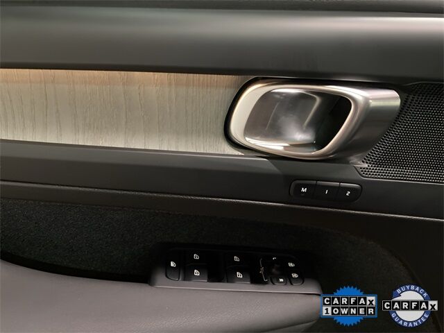2025 Volvo XC40 B5 Plus Bright Theme Dallas TX