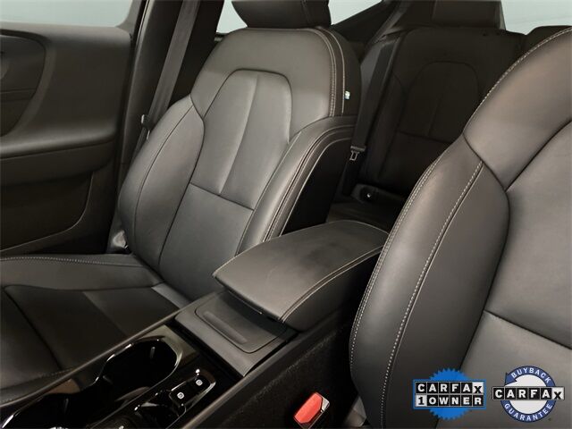 2025 Volvo XC40 B5 Plus Bright Theme Dallas TX