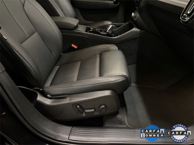 2025 Volvo XC40 B5 Plus Bright Theme Dallas TX