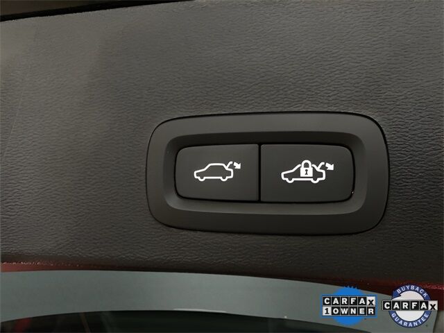 2025 Volvo XC40 B5 Plus Bright Theme Dallas TX