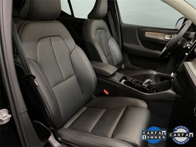 2025 Volvo XC40 B5 Plus Bright Theme Dallas TX
