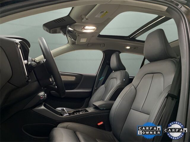 2025 Volvo XC40 B5 Plus Bright Theme Dallas TX
