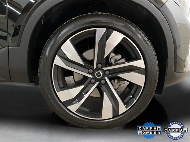 2025 Volvo XC40 B5 Plus Bright Theme Dallas TX