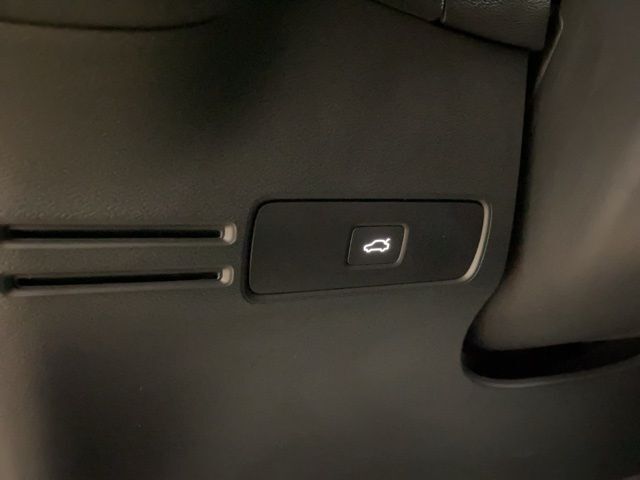 2025 Volvo XC40 B5 Plus Bright Theme Dallas TX