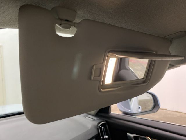 2025 Volvo XC40 B5 Plus Bright Theme Dallas TX