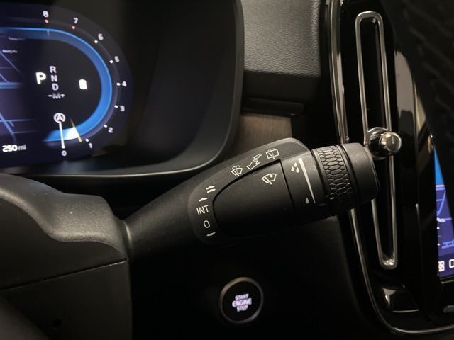 2025 Volvo XC40 B5 Plus Bright Theme Dallas TX