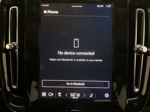 2025 Volvo XC40 B5 Plus Bright Theme Dallas TX