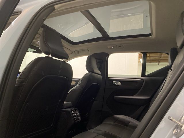 2025 Volvo XC40 B5 Plus Bright Theme Dallas TX