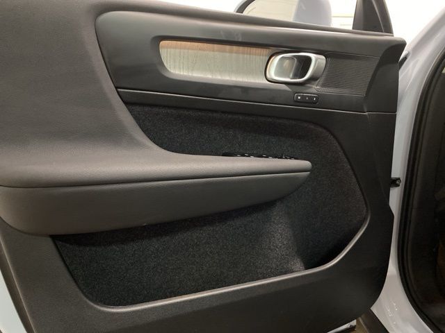 2025 Volvo XC40 B5 Plus Bright Theme Dallas TX