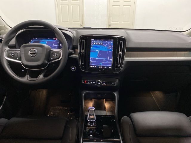 2025 Volvo XC40 B5 Plus Bright Theme Dallas TX