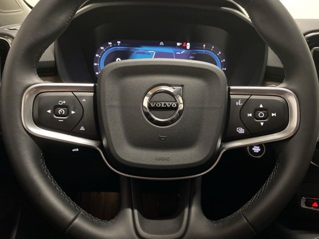 2025 Volvo XC40 B5 Plus Bright Theme Dallas TX